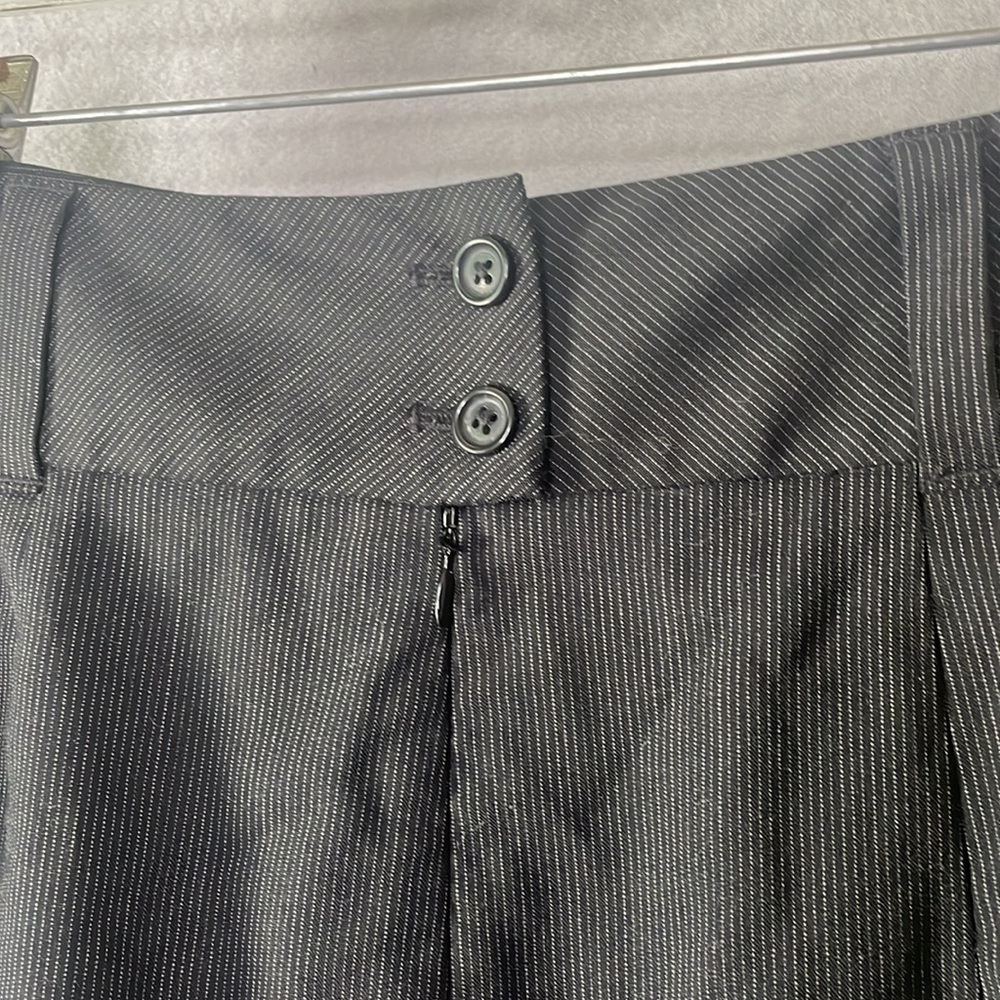 Banana Republic Women's Wool + Elastane Pin Stripe Pencil Skirt Black Size 6 - Picture 3 of 7